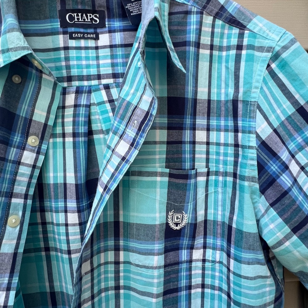 Chaps Mens M Crest Logo Easy Care Plaid Short Sleeve Button Shirt Blue shades - Picture 3 of 7